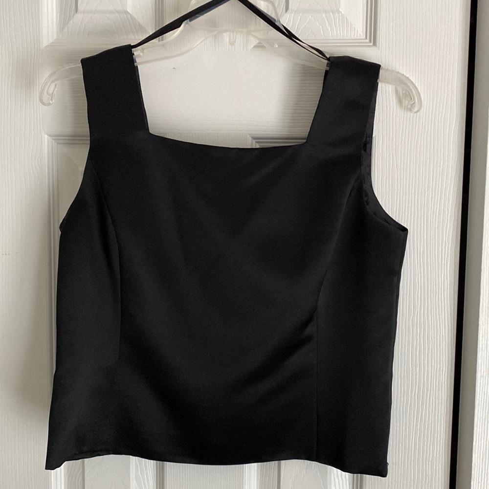 Women’s Talbots lined black top in size 6.